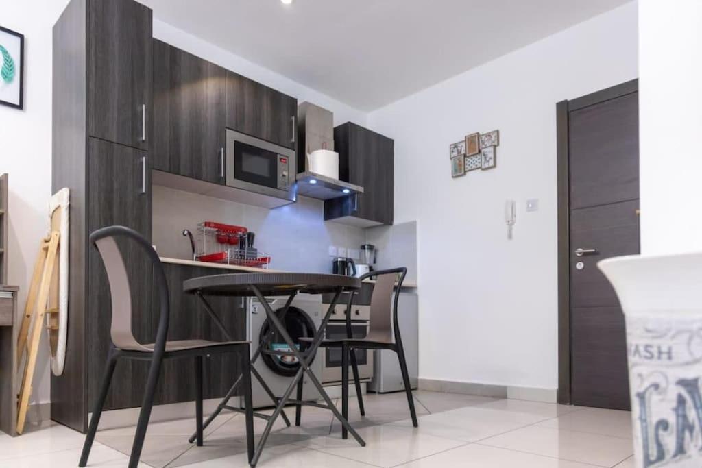 Apartament Luxurious Studio @Embassy Gardens Akra Zewnętrze zdjęcie